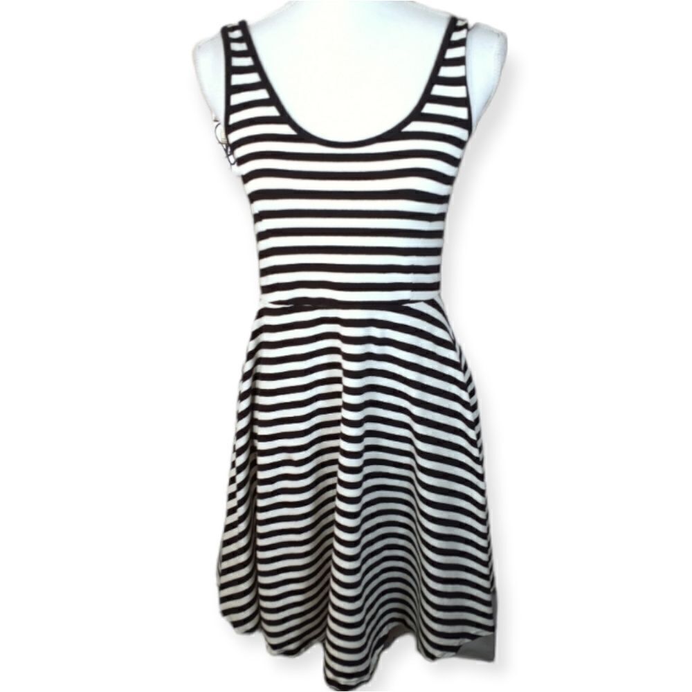 OLD NAVY BLACK & WHITE DRESS SZ.M EUC